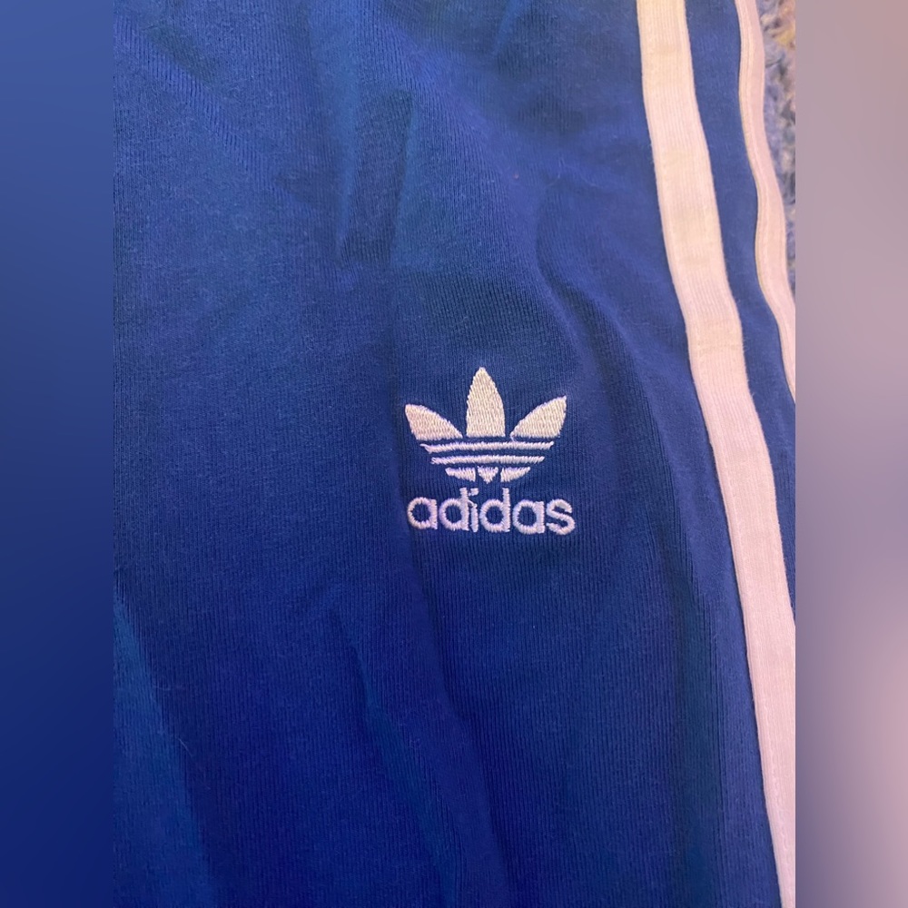 Royal blue adidas legging (size runs small)! Worn once‼️